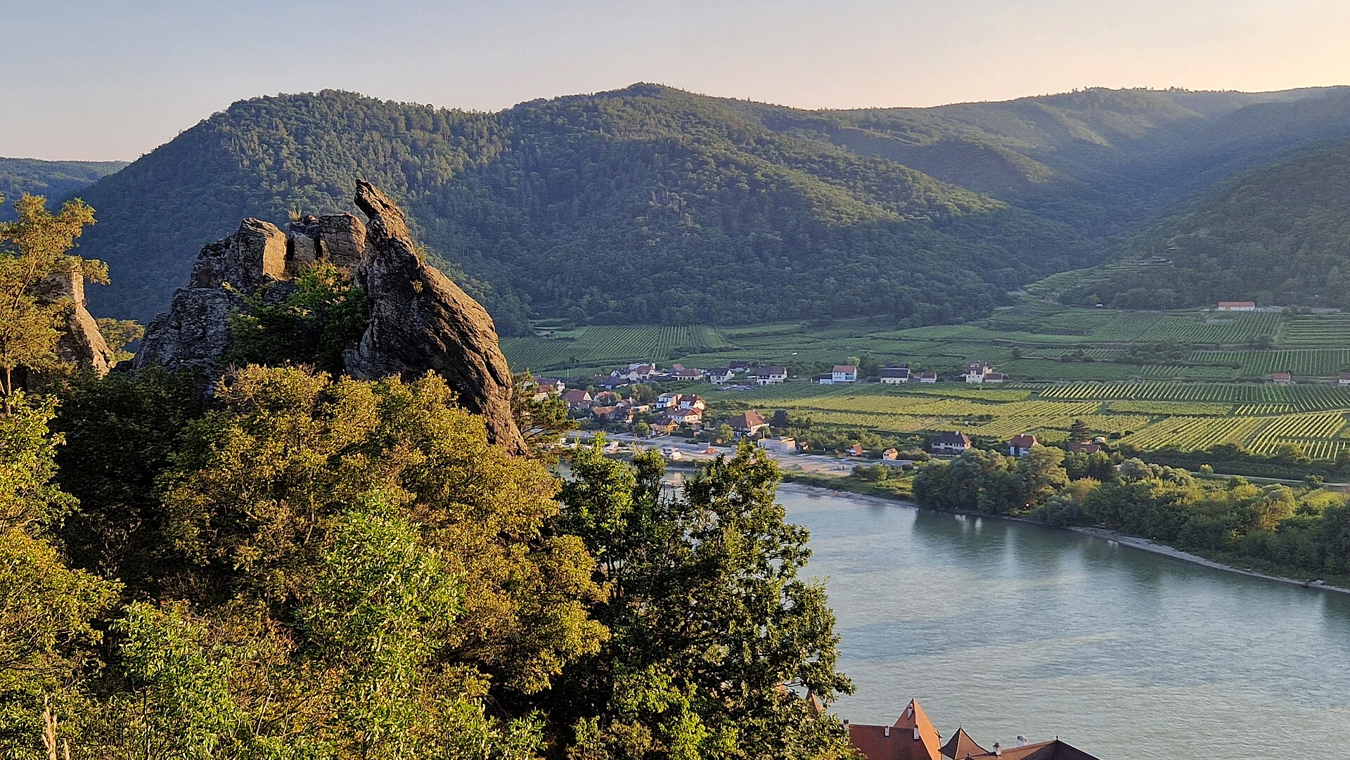 Burgruine Dürnstein hoch über der Donauschleife